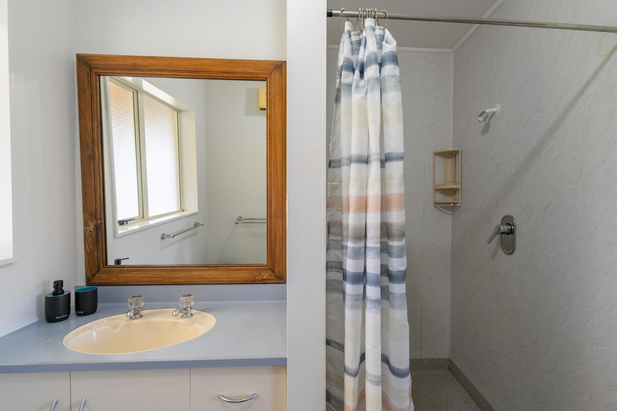 Kepler Retreat - Te Anau Holiday Home エクステリア 写真