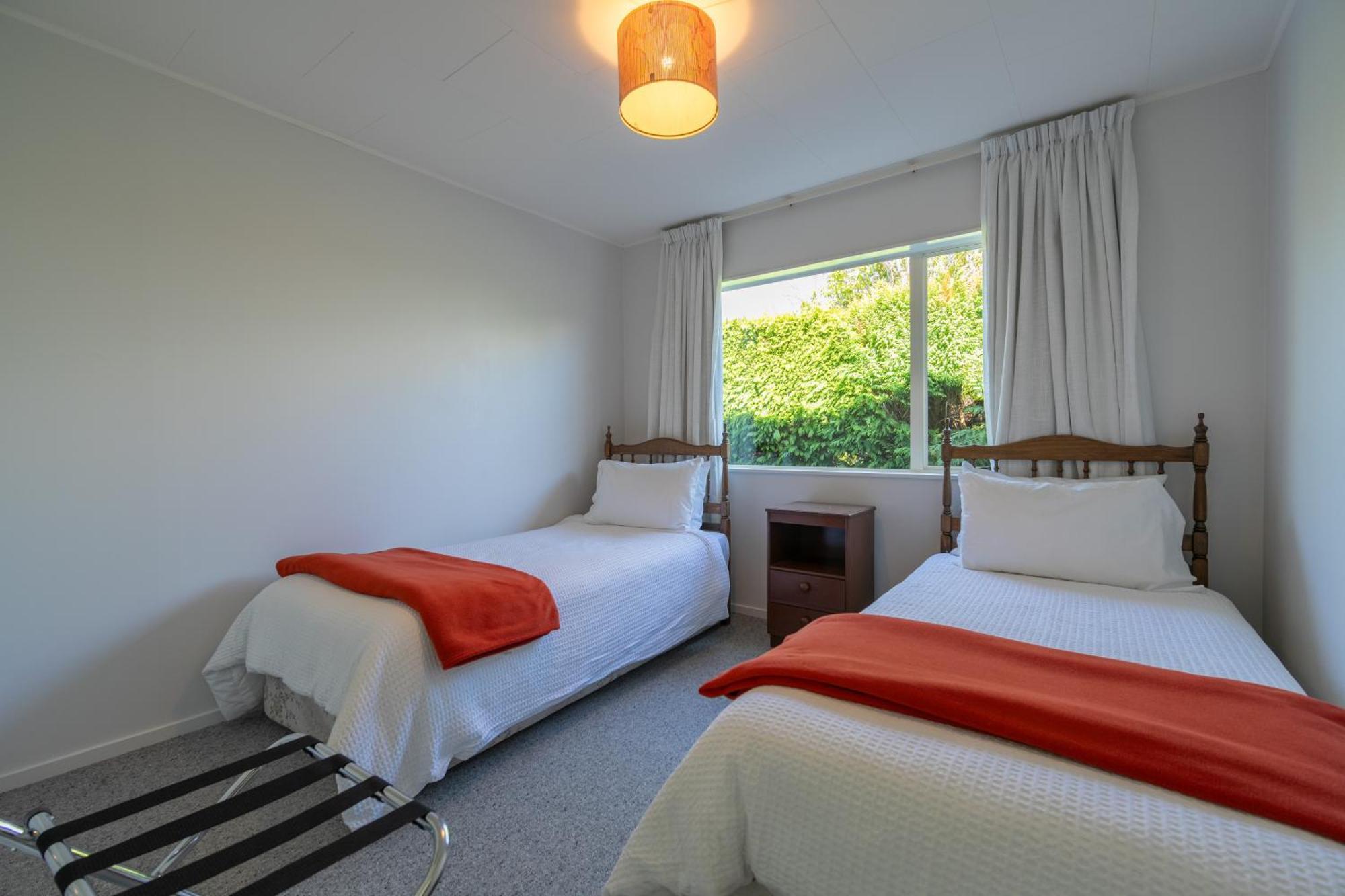 Kepler Retreat - Te Anau Holiday Home エクステリア 写真