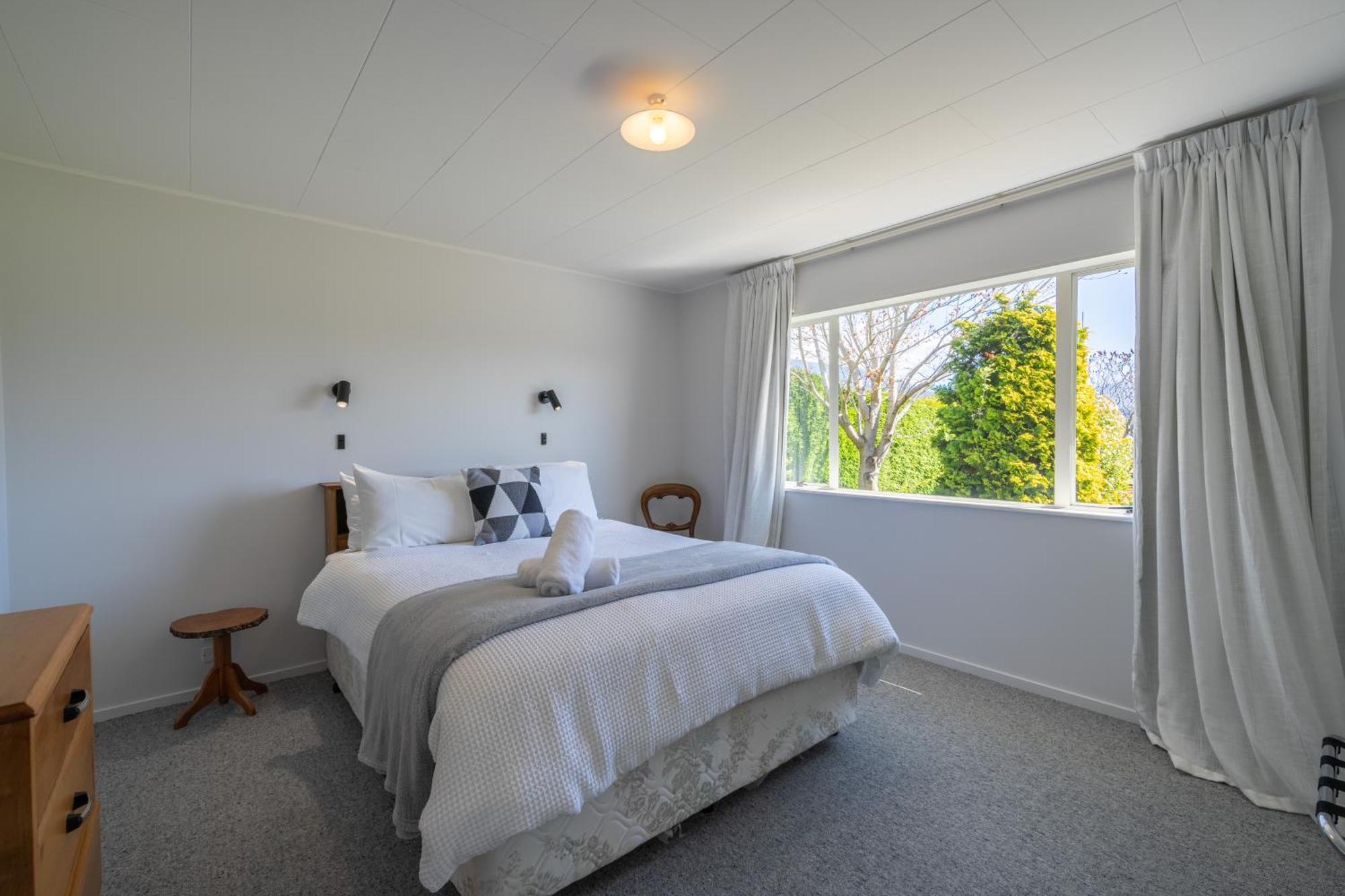 Kepler Retreat - Te Anau Holiday Home エクステリア 写真