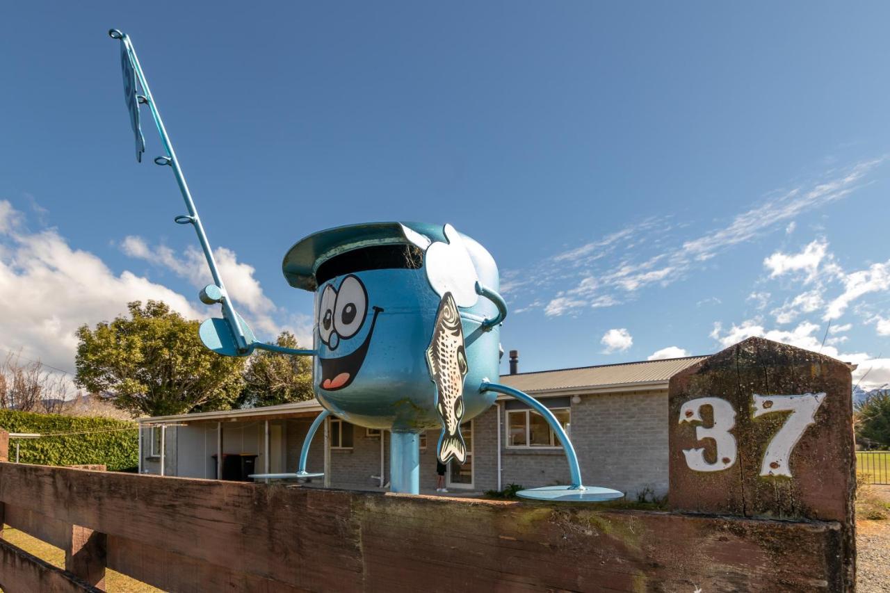 Kepler Retreat - Te Anau Holiday Home エクステリア 写真